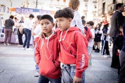 El mercado de 'Emprender en mi Escuela' busca fomentar la iniciativa empresarial desde las aulas