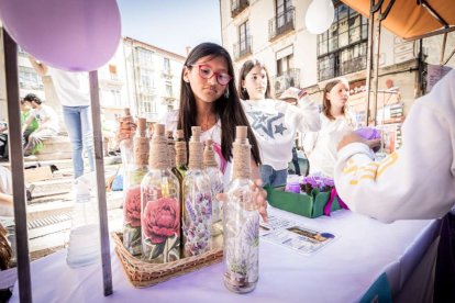 El mercado de 'Emprender en mi Escuela' busca fomentar la iniciativa empresarial desde las aulas