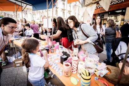 El mercado de 'Emprender en mi Escuela' busca fomentar la iniciativa empresarial desde las aulas