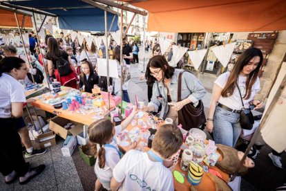 El mercado de 'Emprender en mi Escuela' busca fomentar la iniciativa empresarial desde las aulas
