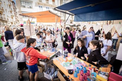 El mercado de 'Emprender en mi Escuela' busca fomentar la iniciativa empresarial desde las aulas