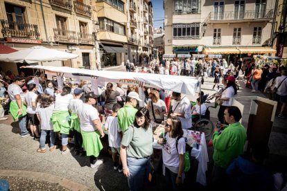 El mercado de 'Emprender en mi Escuela' busca fomentar la iniciativa empresarial desde las aulas