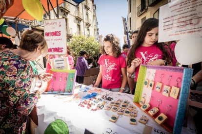 El mercado de 'Emprender en mi Escuela' busca fomentar la iniciativa empresarial desde las aulas