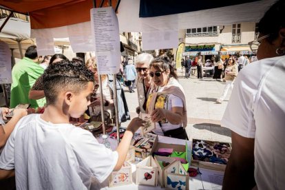 El mercado de 'Emprender en mi Escuela' busca fomentar la iniciativa empresarial desde las aulas