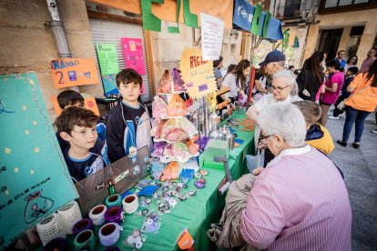El mercado de 'Emprender en mi Escuela' busca fomentar la iniciativa empresarial desde las aulas