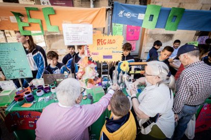 El mercado de 'Emprender en mi Escuela' busca fomentar la iniciativa empresarial desde las aulas