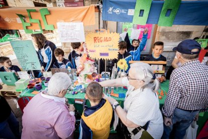El mercado de 'Emprender en mi Escuela' busca fomentar la iniciativa empresarial desde las aulas
