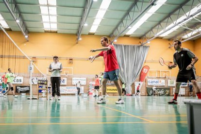 Los volantistas sorianos llenaron el Fuente del Rey de buen bádminton