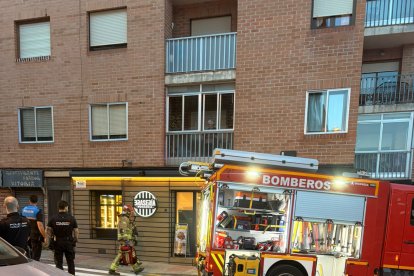 Medios de los bomberos de Soria, Policía Local y Nacional atienden la emergencia.