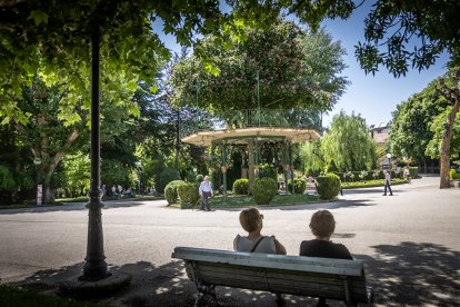 Primavera y sol de media mañana en la Dehesa de Soria.