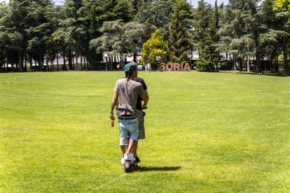 Primavera y sol de media mañana en la Dehesa de Soria.