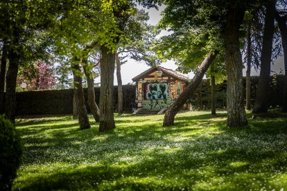Primavera y sol de media mañana en la Dehesa de Soria.