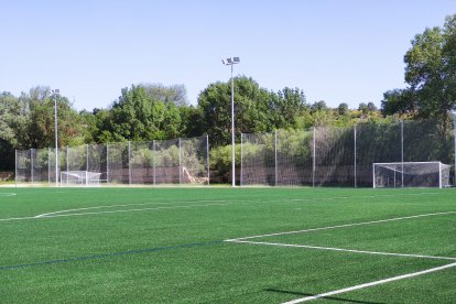 La nueva cancha para el Golmayo Camaretas es un moderno terreno de juego para los casi 20 equipos de la entidad