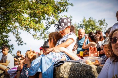 Pistoletazo de salida en el monte con los grandes protagonistas de las fiestas de San Juan.