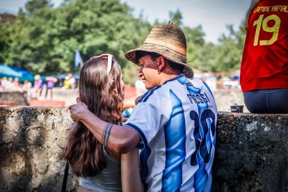 Pistoletazo de salida en el monte con los grandes protagonistas de las fiestas de San Juan.