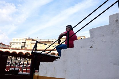 Puntualidad y trece toros en el coso de San Benito.