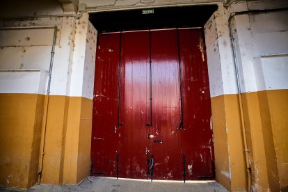 Puntualidad y trece toros en el coso de San Benito.