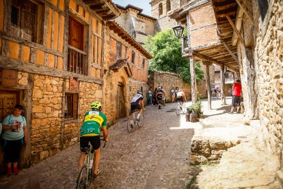 Esfuerzo al sol y sabor tradicional a su paso por el corazón medieval de Soria.