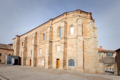 El antiguo convento de Santa Clara inició una nueva etapa como espacio cultural después de décadas de uso militar.