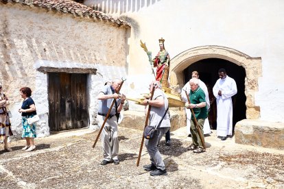 Tradicional bendición de los campos este domingo en la ermita de Santa Bárbara.