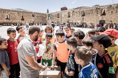 Comienzan los actos festivos con un juego pirotécnico para los más pequeños