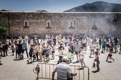 Comienzan los actos festivos con un juego pirotécnico para los más pequeños