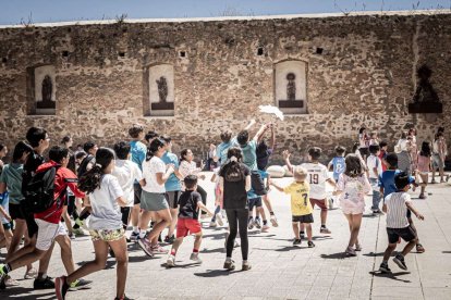Comienzan los actos festivos con un juego pirotécnico para los más pequeños