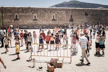Comienzan los actos festivos con un juego pirotécnico para los más pequeños