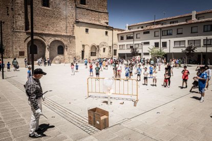 Comienzan los actos festivos con un juego pirotécnico para los más pequeños