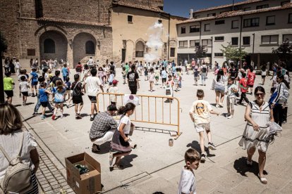 Comienzan los actos festivos con un juego pirotécnico para los más pequeños