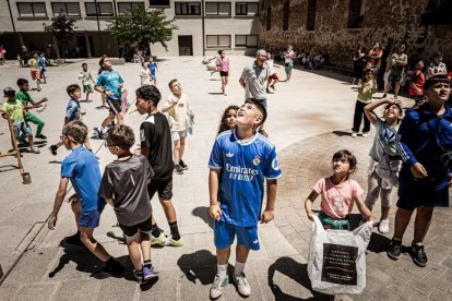 Comienzan los actos festivos con un juego pirotécnico para los más pequeños