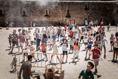 Comienzan los actos festivos con un juego pirotécnico para los más pequeños