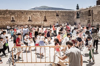Comienzan los actos festivos con un juego pirotécnico para los más pequeños