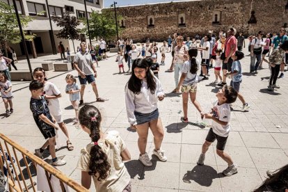 Comienzan los actos festivos con un juego pirotécnico para los más pequeños