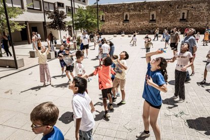 Comienzan los actos festivos con un juego pirotécnico para los más pequeños