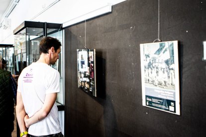 La muestra puede visitarse en la galería acristalada del Instituto Antonio Machado