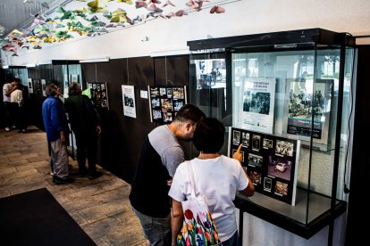 La muestra puede visitarse en la galería acristalada del Instituto Antonio Machado