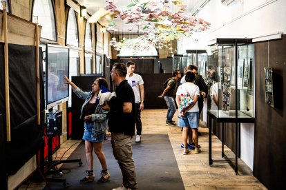 La muestra puede visitarse en la galería acristalada del Instituto Antonio Machado