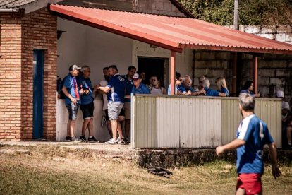 Un partido de viejas glorias abrió la celebración