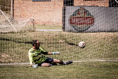 Un partido de viejas glorias abrió la celebración