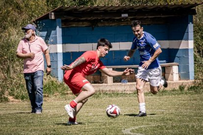 Un partido de viejas glorias abrió la celebración