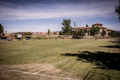 Un partido de viejas glorias abrió la celebración