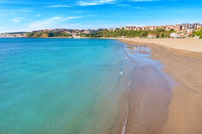 La Playa de Ereaga, en Getxo, es una de las escapadas al mar más rápidas desde Soria, gracias a la conexión en autobús con Bilbao y al acceso en metro hasta la costa vizcaína.