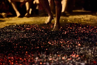 Fe, valor y tradición en el Paso del Fuego de San Pedro Manrique.
