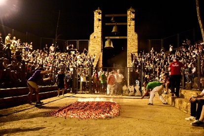 Fe, valor y tradición en el Paso del Fuego de San Pedro Manrique.
