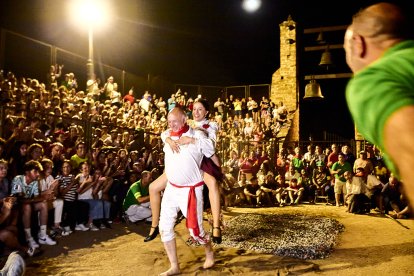 Fe, valor y tradición en el Paso del Fuego de San Pedro Manrique.