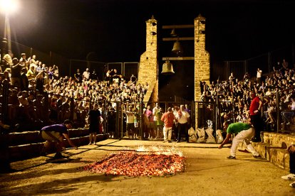 Fe, valor y tradición en el Paso del Fuego de San Pedro Manrique.