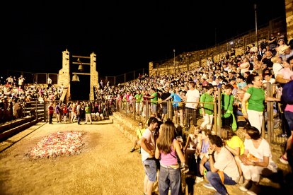 Fe, valor y tradición en el Paso del Fuego de San Pedro Manrique.
