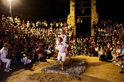 Fe, valor y tradición en el Paso del Fuego de San Pedro Manrique.