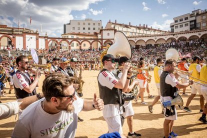 La fiesta fue inimaginable en la plaza de toros y sus calles aledañas